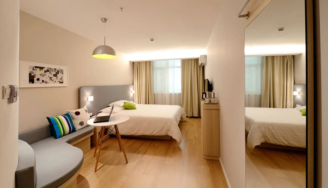 Room Detail 4